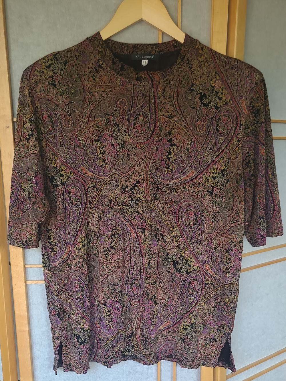 Women's Black Paisley Short Sleeve Tee
